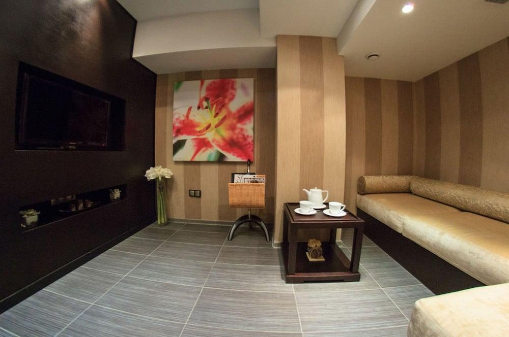 Donatello Boutique Hotel Almaty Exterior foto
