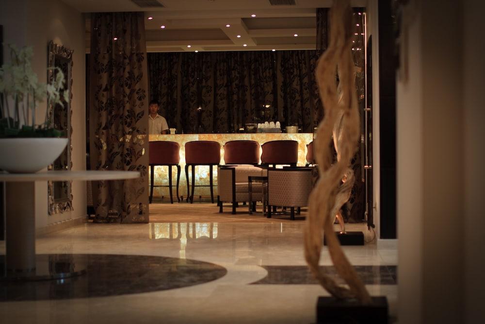 Donatello Boutique Hotel Almaty Exterior foto